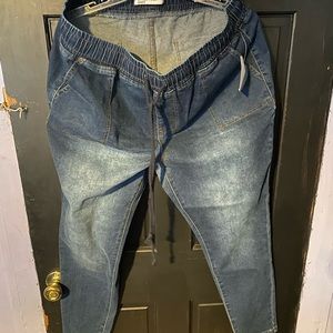 Elastic waist ankle jeans